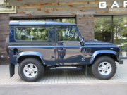 ランドローバー ディフェンダー 90SW 2.2Tdci XS 半革 純正AW 4人乗り AT換装済 Nox/Pm適合 3ナンバー登録 フルカーペット クリアレンズ  XSサイドランナー 前後マッドフラップ 背面タイヤ 並行輸入車 右ハンドル 記録簿付の中古車