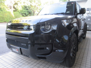 ランドローバー ディフェンダー 110 MHEV D300 XダイナミックHSE 本革 パノラマSR 純正11.4Pivi Proナビ 純正19グロスブラックAW エクステンテッドブラックパック エアサスペンションパック サイドステップ 純正OP多数 新車保証継承可能 ワンオーナー車 禁煙車 正規ディーラー車 右ハンドル 記録簿付の中古車