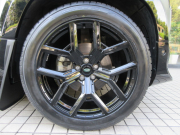 ランドローバー ディフェンダー 110 2.0I4 S 300PS 本革 社外Forged22AW 7人乗り エアサスペンション サテンプロテクティブフィルム ドライバーアシストパック LEDヘッドライト Urbanスタイルカスタム ブラックコントラストルーフ ブラックエクステリアペイント 純正OP多数 前法人オーナー車 正規ディーラー車 右ハンドル 記録簿付の中古車