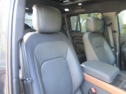 ランドローバー ディフェンダー 110 MHEV D300 XダイナミックHSE 本革 パノラマSR 純正11.4Pivi Proナビ 純正22グロスブラックAWエアサスペンションパック 新車保証継承可能 ワンオーナー車 禁煙車 正規ディーラー車 右ハンドル 記録簿付の中古車