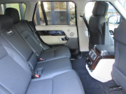 ランドローバー レンジローバー ヴォーグ PHEV P400e 本革 パノラマSR 純正ナビTV 21AW 後期モデル Incontrol Touch Pro Duo ドライバーアシストパック ピクセルLEDヘッドライト ヘッドアップディスプレイ メリディアンサラウンドサウンド イオン/PM2.5 コンビステア 新車保証継承可 正規ディーラー車 右ハンドル 記録簿付の中古車