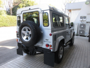 ランドローバー ディフェンダー 90SW 2.2Tdci XS 半革 純正デュアルフィニッシュAW 4人乗り AT換装済 Nox/Pm適合 3ナンバー クリアレンズ 前後マッドフラップ XSサイドランナー 背面タイヤ 並行輸入車 右ハンドル 記録簿付の中古車