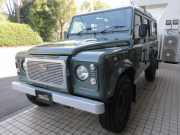 ランドローバー ディフェンダー 110SW 2.2Tdci本革張替 新品同色WolfStyleホイール ホワイトルーフ  ヘリテイジカスタム 7人乗り AT換装済 Nox/Pm適合 新品タイヤ 新品ヘリテイジグリル 新品ヘリテイジバッチ クリアレンズ 新品ウッドステアリング 背面タイヤ 並行輸入車 右ハンドル 記録簿付の中古車