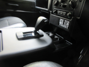 ランドローバー ディフェンダー 110SW 2.2Tdci XS 半革 純正Boostホイール  7人乗り AT換装済 Nox/Pm適合 3ナンバー クリアレンズ 前後マッドフラップ XSサイドランナー 背面タイヤ 後期最終モデル 並行輸入車 右ハンドル 記録簿付の中古車
