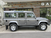 ランドローバー ディフェンダー 110SW 2.2Tdci XS 半革 純正Boostホイール  7人乗り AT換装済 Nox/Pm適合 3ナンバー クリアレンズ 前後マッドフラップ XSサイドランナー 背面タイヤ 後期最終モデル 並行輸入車 右ハンドル 記録簿付の中古車