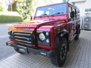 ランドローバー ディフェンダー 110UW 2.2Tdci XS 半革 新品Sawtoothホイール＆MTタイヤ パノラミックウインドウカスタム 5人乗り Nox/Pm適合 3ナンバー ブラックパック KBX製フロントグリル＆ダクトカバー LEDバンパー ステンレスボルト クリアレンズ 前後マッドフラップ XSサイドランナー スイングキャリア 背面タイヤ 並行輸入車 右ハンドル 記録簿付の中古車