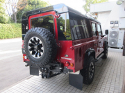 ランドローバー ディフェンダー 110UW 2.2Tdci XS 半革 新品Sawtoothホイール＆MTタイヤ パノラミックウインドウカスタム 5人乗り Nox/Pm適合 3ナンバー ブラックパック KBX製フロントグリル＆ダクトカバー LEDバンパー ステンレスボルト クリアレンズ 前後マッドフラップ XSサイドランナー スイングキャリア 背面タイヤ 並行輸入車 右ハンドル 記録簿付の中古車