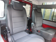 ランドローバー ディフェンダー 90SW 2.2Tdci XS 半革 Sawtooth18インチホイール 4人乗り AT換装済 Nox/Pm適合 3ナンバー 社外足廻り ブラックコントラスト LEDヘッドライト LEDランプ パックカメラ XSサイドランナー 前後マッドフラップ 背面タイヤ 並行輸入車 右ハンドル 記録簿付の中古車