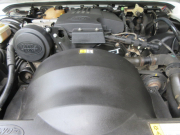 ランドローバー ディフェンダー 110UW 2.2Tdci XS 半革 デュアルフィニッシュAW 5人乗り Nox/Pm適合 3ナンバー カロッツェリア社製フローティングAVモニター ブラックパックペイント LEDヘッドライト クリアLEDレンズ XSサイドランナー 背面タイヤ 前法人オーナー車 並行輸入車 右ハンドル 記録簿付の中古車