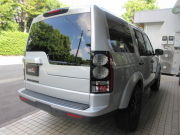ランドローバー ディスカバリー 3.0V6SC SE 本革 3SR 純正ナビTV 純正19AW 7人乗り 後期モデル ブラックデザインパック 全方位サラウンドカメラシステム MERIDIAN キセノン ウッド＆レザーコンビステア リアPDC 正規ディーラー車 右ハンドル 記録簿付の中古車