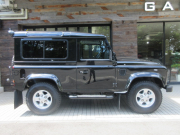 ランドローバー ディフェンダー 90SW 2.2Tdci XS 半革 純正Boostホイール 4人乗り AT換装済 Nox/Pm適合 3ナンバー フルカーペット クリアレンズ 前後ランプガード 前後マッドフラップ XSサイドランナー 背面タイヤ 並行輸入車 右ハンドル 記録簿付の中古車