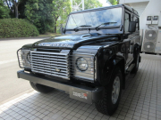 ランドローバー ディフェンダー 90SW 2.2Tdci XS 半革 純正Boostホイール 4人乗り AT換装済 Nox/Pm適合 3ナンバー フルカーペット クリアレンズ 前後ランプガード 前後マッドフラップ XSサイドランナー 背面タイヤ 並行輸入車 右ハンドル 記録簿付の中古車