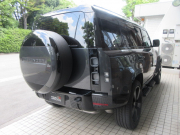 ランドローバー ディフェンダー 110 XダイナミックHSE D300 MHEV 本革 パノラマSR 純正ナビ 純正22AW 11.4モニター サイドステップ ブラックデザイン X用スモークLEDテール キャリパーペイント 新車保証 屋内保管車両 正規ディーラー車 右ハンドル 前法人オーナー車 記録簿付の中古車