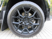 ランドローバー ディフェンダー 110 5.0V8SC 本革 パノラマSR 純正ナビ TV 22AW P525 URBAN AUTOMOTIVE 11.4モニター MILLTEKマフラー VISIT XPELステルスプロテクションフィルム サイドステップ LEDフォグ オーバーフェンダー エクステンテドレザーアップグレード 法人ワンオーナー 正規ディーラー車  右ハンドル 記録簿付の中古車