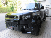 ランドローバー ディフェンダー 110 5.0V8SC 本革 パノラマSR 純正ナビ TV 22AW P525 URBAN AUTOMOTIVE 11.4モニター MILLTEKマフラー VISIT XPELステルスプロテクションフィルム サイドステップ LEDフォグ オーバーフェンダー エクステンテドレザーアップグレード 法人ワンオーナー 正規ディーラー車  右ハンドル 記録簿付の中古車