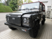 ランドローバー ディフェンダー 90SOFTTOP 2.2Tdci 本革張替 ビルトイン10インチモニター 地デジTV Bモニター 同色ホイール 4人乗り AT換装済 Nox/Pm適合 3ナンバー LEDヘッドライト LEDライト ヘリテイジグリル ヘリテイジ白ロゴマッドフラップ スイングキャリア 背面タイヤ 国内1オーナー 並行輸入車 右ハンドル 記録簿付の中古車