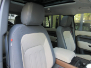 ランドローバー ディフェンダー 110 D300 MHEV X-Dynamic SE 本革 パノラマSR 純正ナビ 純正20AW  7人乗り ブラックパック 11.4モニター PIVI PRO メリディアン ファミリーパックプラス ドライバーアシストパック オフロードパック エアサス マトリックスLED HUD ACC  3Dサラウンドカメラ  ウエイドセンシング  正規ディーラー車 右ハンドル 記録簿付の中古車