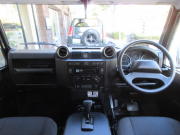 ランドローバー ディフェンダー 110SW 2.2Tdci Country 純正ディアルフィニッシュAW 5人乗り AT換装済 Nox/Pm適合 3ナンバー シュノーケルKit クリアレンズ 前後マッドフラップ SVXサイドランナー 背面タイヤ 並行輸入車 右ハンドル 記録簿付の中古車
