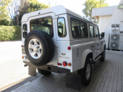 ランドローバー ディフェンダー 110SW 2.4Tdci XS 半革 純正BoostAW 7人乗り AT換装済 Nox/Pm適合 3ナンバー フルカーペット施工 クリアレンズ  前後マッドフラップ XSサイドランナー 背面タイヤ 並行輸入車 右ハンドル 記録簿付の中古車