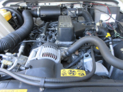 ランドローバー ディフェンダー 90SW 4.0V8 50th Anniversary SoftTopカスタムモデル 内装張替 フローティングAVモニター 同色スチールホイール MTタイヤ 特別限定車 AT車 6人乗り Dutyフレーム Canvas幌 ヘリテイジ白ロゴマッドフラップ モトリタステアリング デジタルミラー 屋内ガレージ保管車両 正規ディーラー車 右ハンドル 記録簿付の中古車