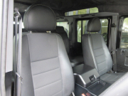 ランドローバー ディフェンダー 110SW 2.2Tdci XS 半革 新品モデューラーホイール＆A/Tタイヤ 7人乗り 後期最終PUMAモデル  AT換装済 Nox/Pm適合 3ナンバー 新品LEDヘッドライト＆レンズKIT フルカーペット施工 アルカンターラルーフライナー 新品ナルディステア 前後マッドフラップ XSサイドランナー 背面タイヤ 並行輸入車 右ハンドル 記録簿付の中古車