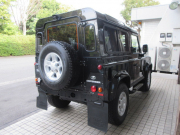 ランドローバー ディフェンダー 90SW 2.2Tdci XS 本革 純正Boostホイール 4人乗り AT換装済 Nox/Pm適合 3ナンバー プレミアムシート アルカンターラルーフライニング ランプガード クリアレンズ 前後マッドフラップ XSサイドランナー 背面タイヤ 並行輸入車 右ハンドル 記録簿付の中古車