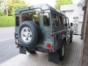 ランドローバー ディフェンダー 110SW 2.2Tdci XS 半革 社外ナビTV 純正Boostホイール 後期最終PUMAモデル 7人乗り Nox/Pm適合 3ナンバー 稀少大人気カラー アルカンターラルーフライニング フルカーペット施工 クリアレンズ 前後マッドフラップ XSサイドランナー 背面タイヤ 並行輸入車 右ハンドル 記録簿付の中古車