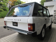 ランドローバー レンジローバー 4.0クラシック 本革 SR ボディ同色AW SWB クラシックインテリア コイルサス ボディNewペイント 前後メッキバンパー再メッキ加工 モールディングレス仕様 正規ディーラー車 右ハンドル 記録簿付の中古車