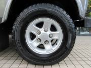 ランドローバー ディフェンダー 110SW 2.4Tdci XS 半革 純正Boostホイール 5人乗り AT換装済 Nox/Pm適合 3ナンバー クリアレンズ 新品F/Rランプガード チェッカープレート シュノーケルkit フルカーペット施工 前後マッドフラップ XSサイドランナー 背面タイヤ 並行輸入車 右ハンドル 記録簿付の中古車