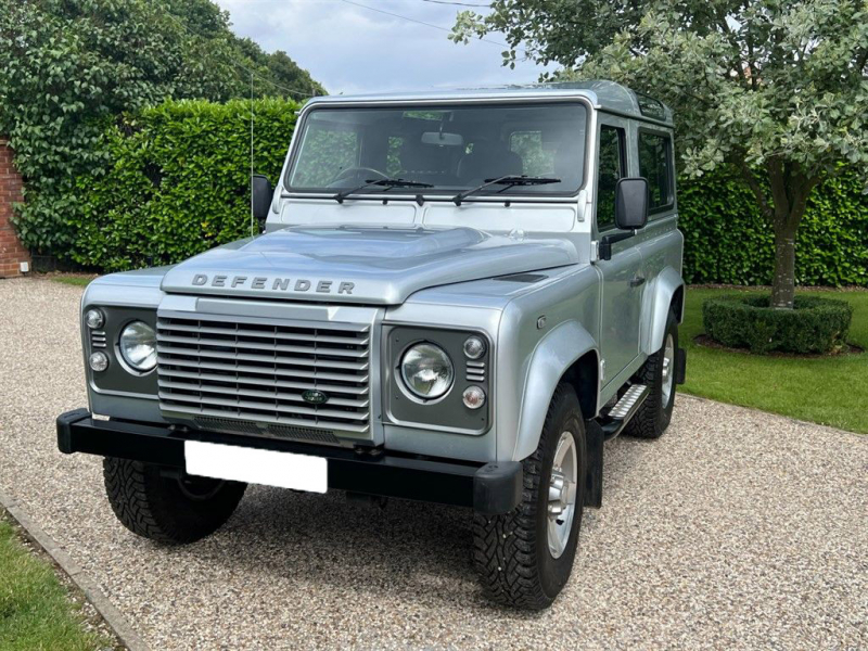 ランドローバーディフェンダー90SW 2.2Tdci XS 半革 純正デュアルフィニッシュAW 4人乗り AT換装済 Nox/Pm適合 クリアレンズ 前後マッドフラップ XSサイドランナー 背面タイヤ 並行輸入車 右ハンドル 記録簿付