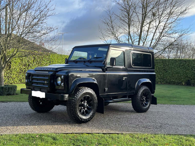 ランドローバーディフェンダー90SW 2.2Tdci XS プレミアムレザーシート Black Sawtoothホイール 4人乗り Nox/Pm適合 3ナンバー アルカンターラルーフ フルカーペット仕様 前後マッドフラップ XSサイドランナー 背面タイヤ 並行輸入車 右ハンドル 記録簿付