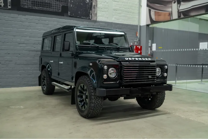 ランドローバー ディフェンダー 110SW WORKS V8 BESPOKE 本革