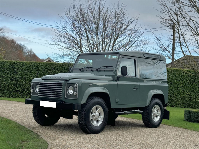 ランドローバーディフェンダー90Hardtop 2.2Tdci XS 半革 純正boostホイール 2人乗り Nox/Pm適合 3ナンバー応相談 クリアレンズ アルカンターラルーフライニング 前後マッドフラップ XSサイドランナー 背面タイヤ 並行輸入車 右ハンドル 記録簿付