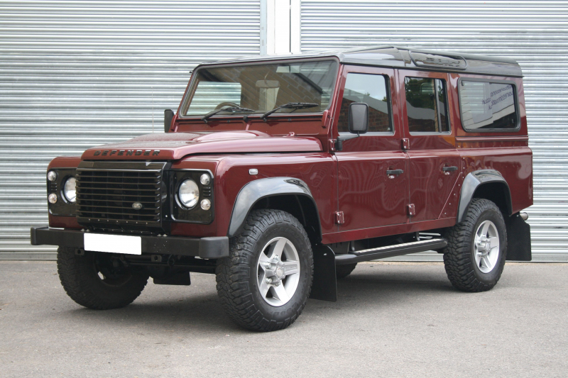 ランドローバーディフェンダー110SW 2.2Tdci ランドマークエディション 本革 限定AW 特別限定車 最終モデル 2オーナー車 Nox/Pm適合 3ナンバー ブラックパック後継 アルカンターラ クリアレンズ 前後マッドフラップ 並行輸入車 右ハンドル 記録簿付