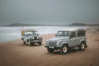 ランドローバー ディフェンダー 90SW or 110SW WORKS V8 ISLAY EDITON  AT車両 特別限定車 新古車 限定台数完売 お探し致します 並行輸入車 右ハンドル 記録簿付の新車