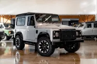 ランドローバー ディフェンダー 90SW WORKS V8 本革 純正Sawtoothホイール 4人乗り AT車両 70周年記念 特別限定車 150台限定 並行輸入車 右ハンドル 記録簿付の中古車
