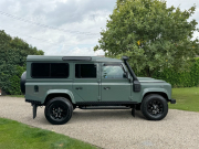 ランドローバー ディフェンダー 110SW 2.2Tdci XS 本革 SawtoothブラックAW 7人乗り AT換装 Nox/Pm適合 3ナンバー シュノーケル アルカンターラルーフライニング LEDヘッドライト LEDランプ チェッカープレート アンダーガード 前後マッドフラップ XSサイドランナー  背面タイヤ 並行輸入車 右ハンドル 記録簿付の中古車
