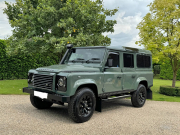 ランドローバー ディフェンダー 110SW 2.2Tdci XS 本革 SawtoothブラックAW 7人乗り AT換装 Nox/Pm適合 3ナンバー シュノーケル アルカンターラルーフライニング LEDヘッドライト LEDランプ チェッカープレート アンダーガード 前後マッドフラップ XSサイドランナー  背面タイヤ 並行輸入車 右ハンドル 記録簿付の中古車