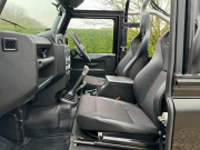 ランドローバー ディフェンダー 90 SOFTTOP 2.4Tdci SVX 60周年記念 特別限定車 専用レカロシート 専用AW 2人乗り Nox/Pm適合 Heavy Dutyフレーム クリアレンズ  前後マッドフラップ SVXランナー 背面タイヤ 並行輸入車 右ハンドル 記録簿付の中古車