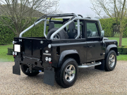 ランドローバー ディフェンダー 90 SOFTTOP 2.4Tdci SVX 60周年記念 特別限定車 専用レカロシート 専用AW 2人乗り Nox/Pm適合 Heavy Dutyフレーム クリアレンズ  前後マッドフラップ SVXランナー 背面タイヤ 並行輸入車 右ハンドル 記録簿付の中古車