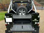 ランドローバー ディフェンダー 90 SOFTTOP 2.4Tdci SVX 60周年記念 特別限定車 専用レカロシート 専用AW 2人乗り Nox/Pm適合 Heavy Dutyフレーム クリアレンズ  前後マッドフラップ SVXランナー 背面タイヤ 並行輸入車 右ハンドル 記録簿付の中古車