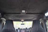 ランドローバー ディフェンダー 90SW 2.2Tdci XS 本革 社外AW 4人乗り URBAN TRUCK Nox/Pm適合 3ナンバー 社外Fグリル LEDバンパー LEDNASレンズ  クリアマーカー 社外エアベント 前後マッドフラップ サイドランナー 背面タイヤ 並行輸入車 右ハンドル 記録簿付の中古車