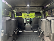 ランドローバー ディフェンダー 90SW 2.2Tdci XS 半革 SR UrbanTrack 稀少カスタム車両 BFGタイヤ 4人乗り Nox/Pm適合 3ナンバー 後期最終2.2TdciPUMAモデル カスタムパーツ多数 フルプレミアムカーペット施工 エボニーヘッドライナー 並行輸入車 右ハンドル 記録簿付の中古車