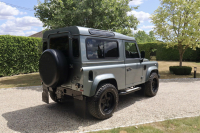 ランドローバー ディフェンダー 90SW 2.2Tdci XS 半革 TWISTED18AW 4人乗り Nox/Pm適合 3ナンバー BFGタイヤ 社外グリル ブラックアンダーガード LEDヘッドライト LEDレンズ LEDバンパー エボニーヘッドライナー  前後マッドフラップ サイドランナー 背面タイヤ 並行輸入車 右ハンドル 記録簿付の中古車