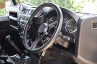 ランドローバー ディフェンダー 90SW 2.2Tdci XS 半革 TWISTED18AW 4人乗り Nox/Pm適合 3ナンバー BFGタイヤ 社外グリル ブラックアンダーガード LEDヘッドライト LEDレンズ LEDバンパー エボニーヘッドライナー  前後マッドフラップ サイドランナー 背面タイヤ 並行輸入車 右ハンドル 記録簿付の中古車