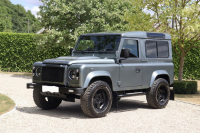ランドローバー ディフェンダー 90SW 2.2Tdci XS 半革 TWISTED18AW 4人乗り Nox/Pm適合 3ナンバー BFGタイヤ 社外グリル ブラックアンダーガード LEDヘッドライト LEDレンズ LEDバンパー エボニーヘッドライナー  前後マッドフラップ サイドランナー 背面タイヤ 並行輸入車 右ハンドル 記録簿付の中古車