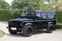 ランドローバー ディフェンダー 110UW 2.2Tdci XS プレミアムシート TWISTED18AW 5人乗り Nox/Pm適合 3ナンバー BFGタイヤ LEDヘッドライト クリアレンズ LEDバンパー TWISTEDアンダーガード リアNASステップ フルカーペット施工 エボニーヘッドライナー 前後 マッドフラップ サイドランナー 背面タイヤ 並行輸入車 右ハンドル 記録簿付の中古車