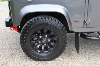 ランドローバー ディフェンダー 90SW 2.2Tdci XS 半革 SawtoothブラックAW 4人乗り Nox/Pm適合 3ナンバー プレミアムシート BOWLERバンパー アンダーガード LEDヘッドライト LEDランプ 前後マッドフラップ SVXサイドランナー 背面タイヤ 並行輸入車 右ハンドル 記録簿付の中古車