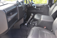 ランドローバー ディフェンダー 110SW 2.2Tdci アドベンチャーエディション 本革 専用AW 7人乗り セレブレーションモデル 特別限定車 全世界限定600台 シュノーケル ルーフキャリア アルカンターラルーフライナー 背面タイヤ 並行輸入車 右ハンドル 記録簿付の中古車
