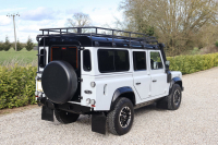 ランドローバー ディフェンダー 110SW 2.2Tdci アドベンチャーエディション 本革 専用AW 7人乗り セレブレーションモデル 特別限定車 全世界限定600台 シュノーケル ルーフキャリア アルカンターラルーフライナー 背面タイヤ 並行輸入車 右ハンドル 記録簿付の中古車